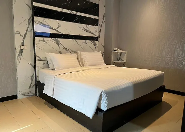 Sky Dome Resotel - โรงแรมสกายโดม รีโซเทล 5* バンコク都