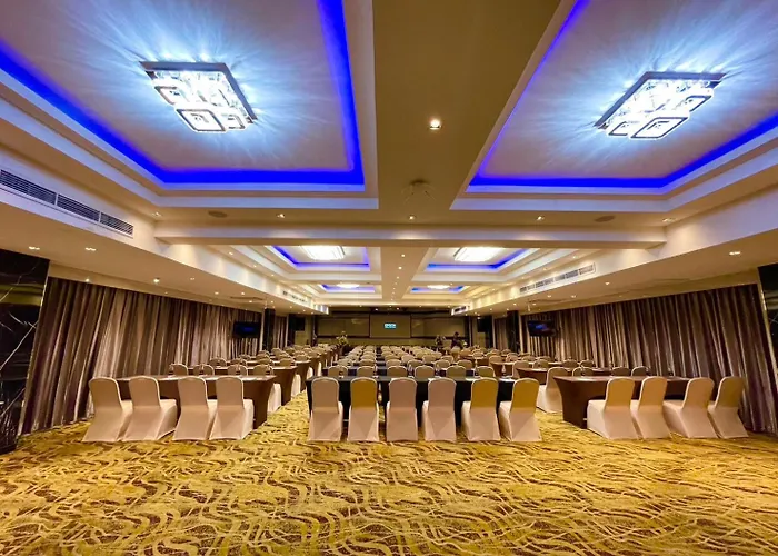Sky Dome Resotel - โรงแรมสกายโดม รีโซเทล ホテル 5*