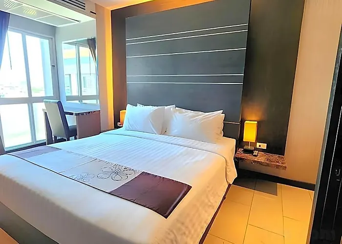 Sky Dome Resotel - โรงแรมสกายโดม รีโซเทล 5* バンコク都
